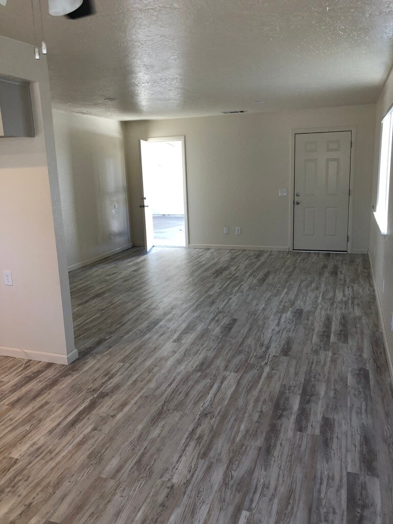 Building Photo - 14025 Smoketree St