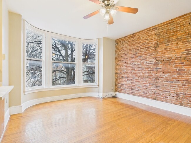 Building Photo - 1017 Green St