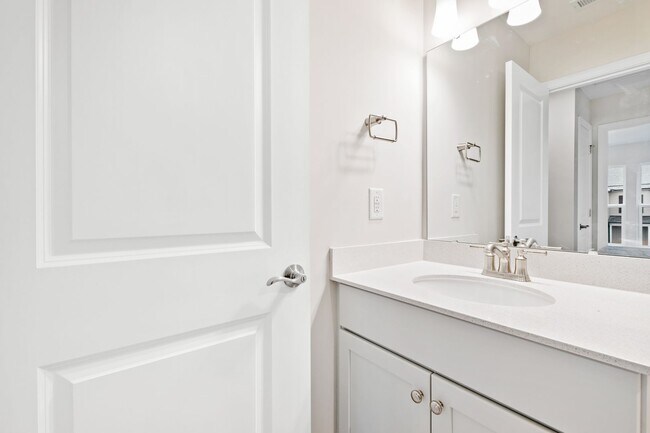 Building Photo - Modern & Charming 3-Bedroom Townhome in Durham!