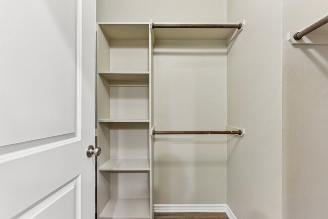 Floorplan - Waters Edge Apartment Homes