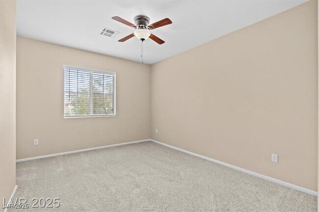 Building Photo - 9709 N Fast Elk St