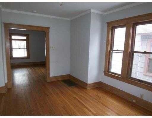 Building Photo - 112 E Davis Ave
