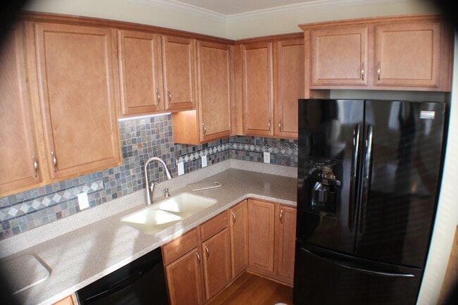 Building Photo - THE GATEWAY @ GLENMOORE