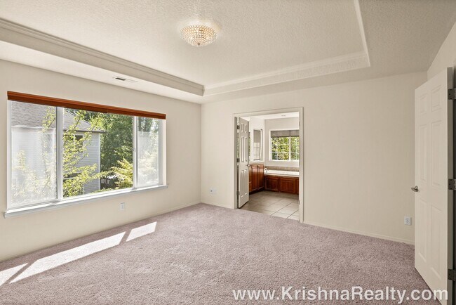 Building Photo - Beautiful 3 Bedroom | 2.5 Bathroom Single Family Home | 1 large bonus room | Located In Quiet Cas...
