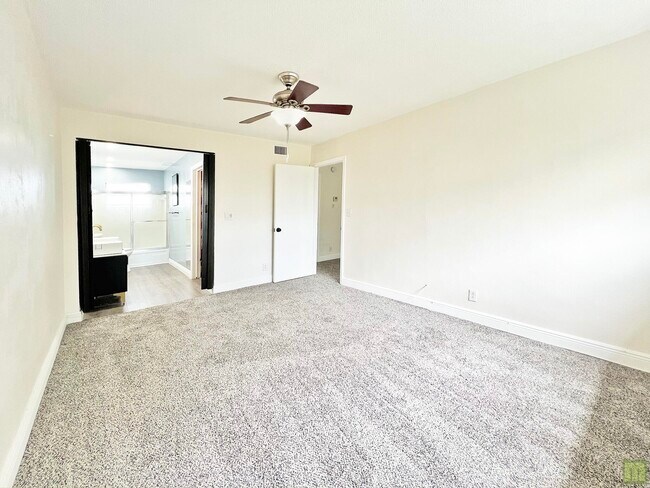 Building Photo - 1490 NW 43rd Ave