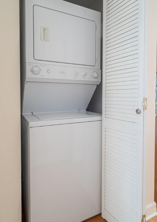 Building Photo - 1 bedroom in CHICAGO IL 60657