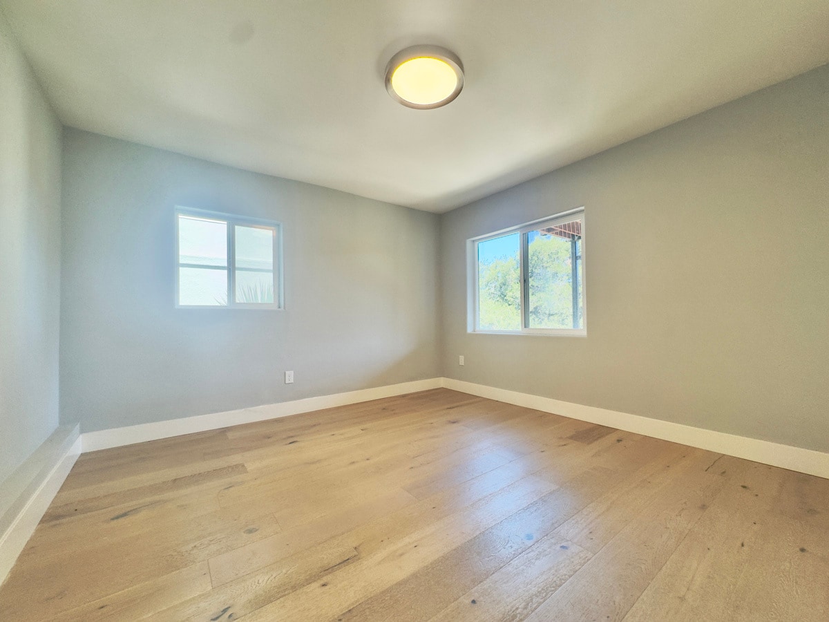 Building Photo - 914 Everett Ave