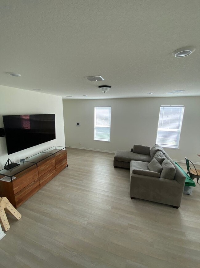 Building Photo - NEAR MEDICAL CENTER AND UTSA! BEAUTIFUL 2 ...