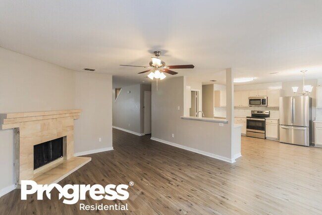 Building Photo - 8764 Stonebriar Ln