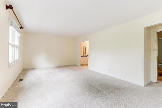 Building Photo - 8509 Jeffersonian Ct