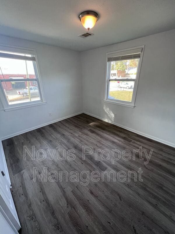 Building Photo - 405 N Park St