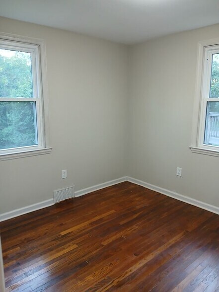 Building Photo - 5215 Muth Ave