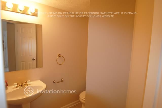 Building Photo - 710 Suwanee Lakes Cir NW