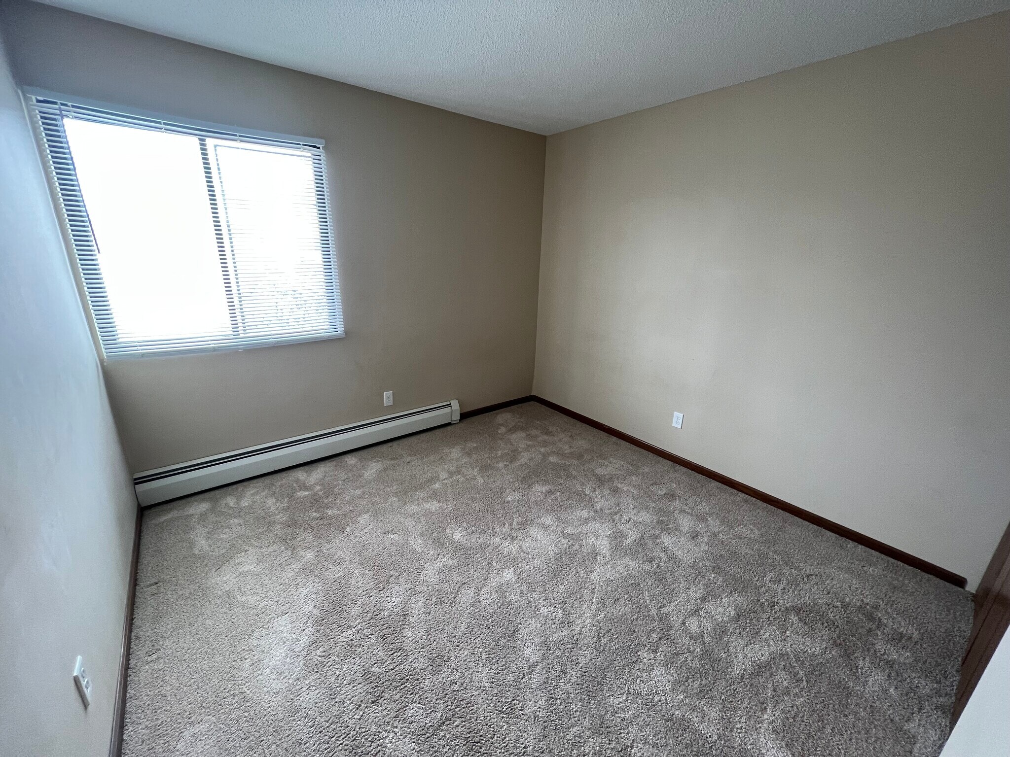 Building Photo - 2120 Valleyhigh Dr NW