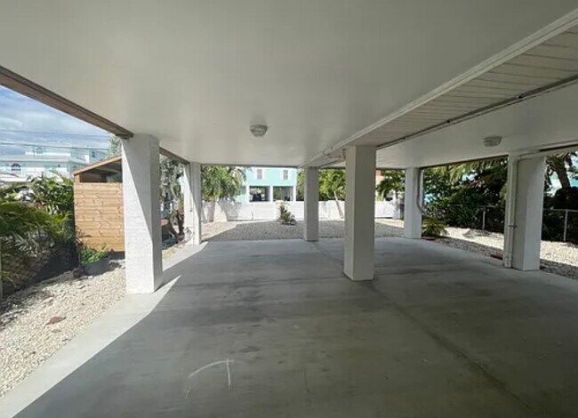 Building Photo - 22938 John Avery Ln