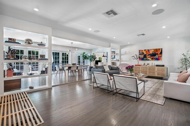 Building Photo - 510 Bargello Ave