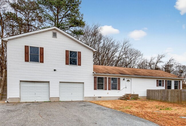 Building Photo - 40077 Big Chestnut Rd