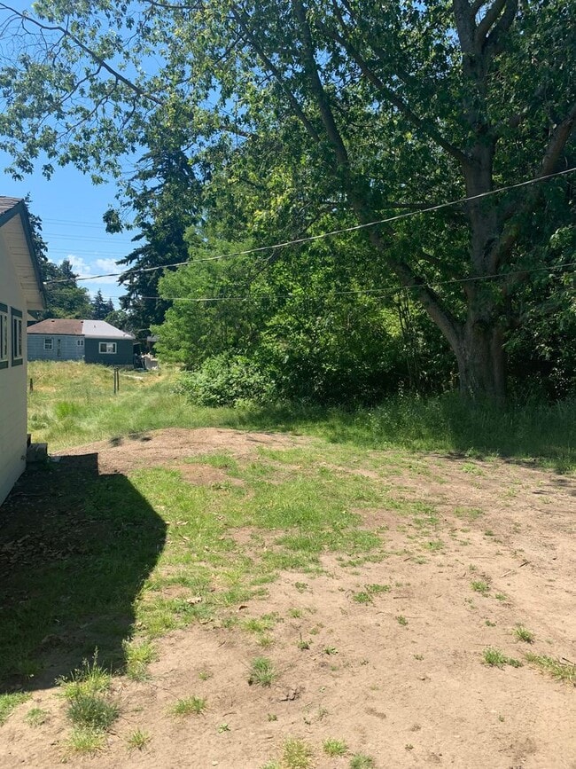 Building Photo - North Gate - Cozy 1 bed/ 1 bath house on quiet street with a huge back yard!