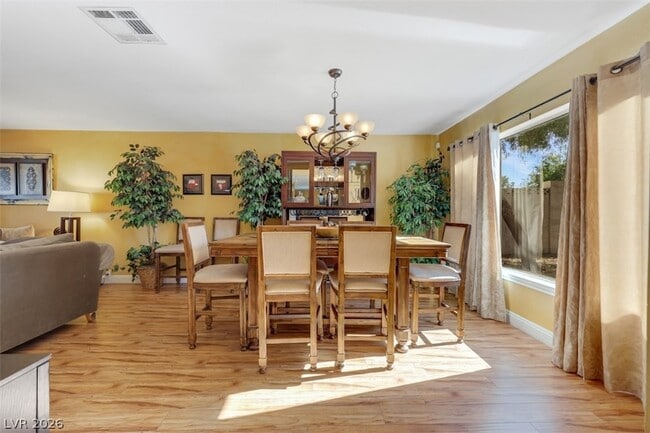 Building Photo - 3225 Mountain Spring Rd