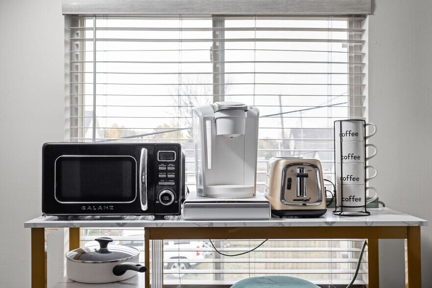 Building Photo - 848 Camp St