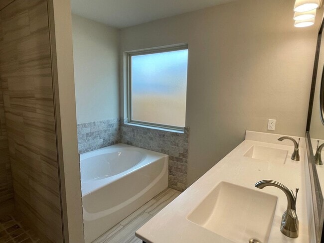Building Photo - Beautiful 4 bed 3 bath in Deer Creek Schools!