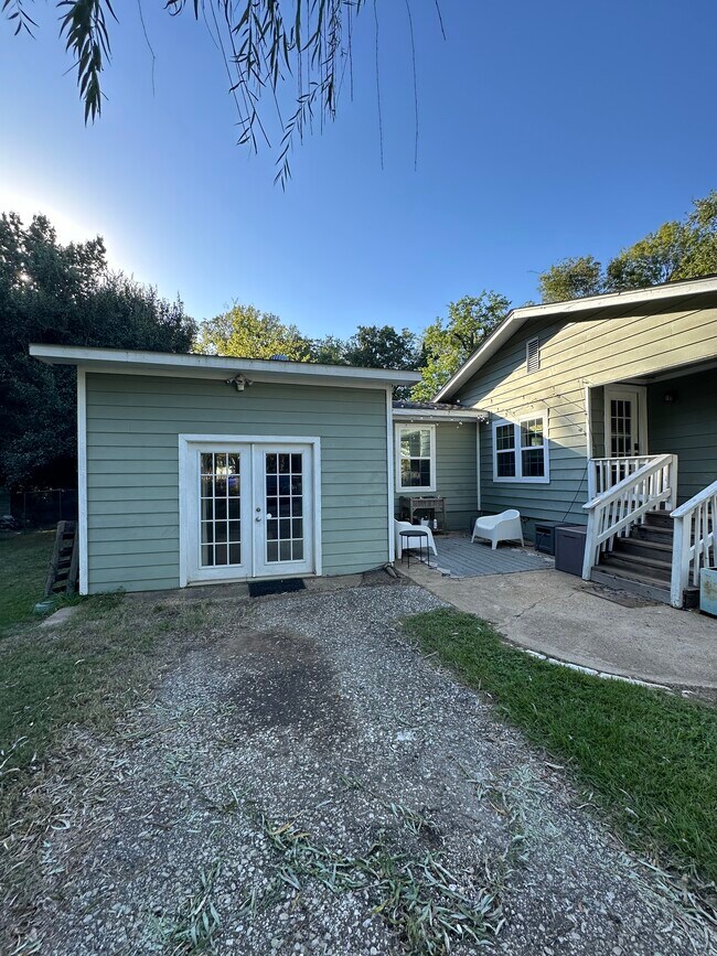 Building Photo - 849 N Third St