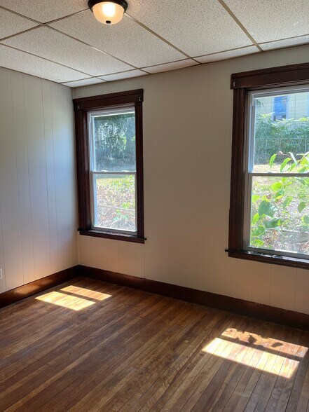 Building Photo - 37 Columbia St