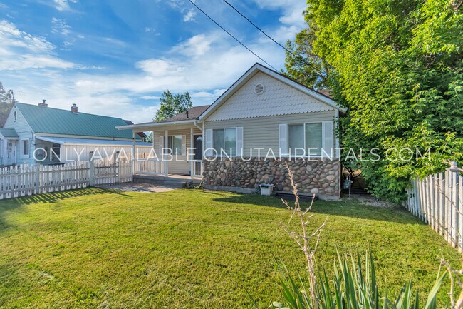 Building Photo - 232 W 200 N