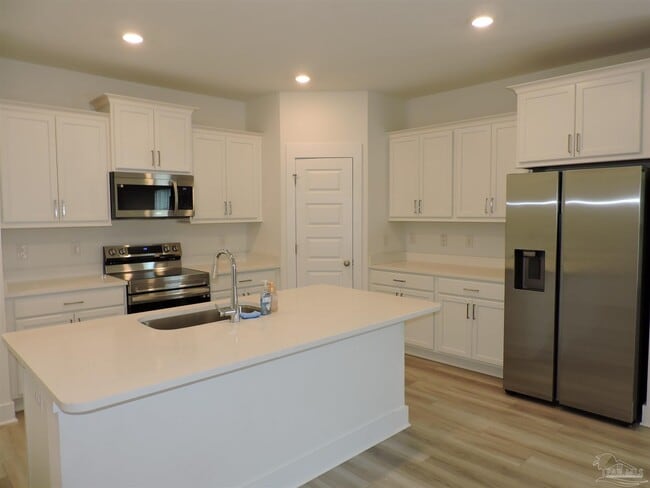 Building Photo - 6521 Paso Fino Dr