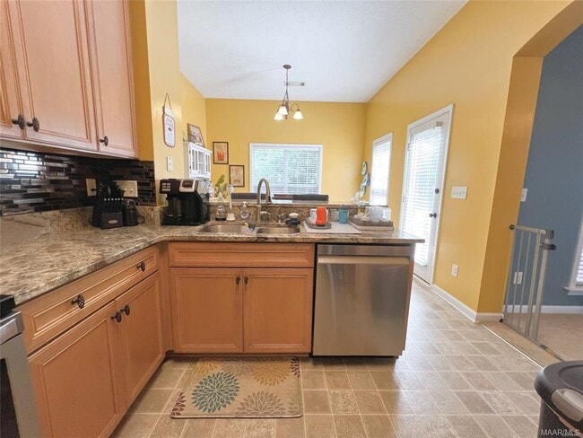 Building Photo - 1972 Chancellor Ridge Rd