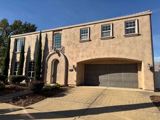 Building Photo - Upscale Modern 4 Bed | 2.5 Bath – Yard Maintenance Included | 2,271 Sq Ft | Prime Location