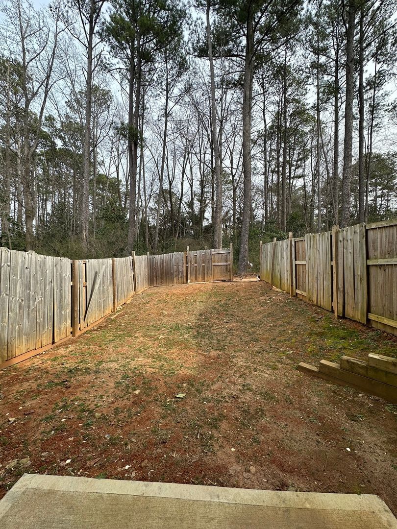 Building Photo - 1112 Highwood Ln