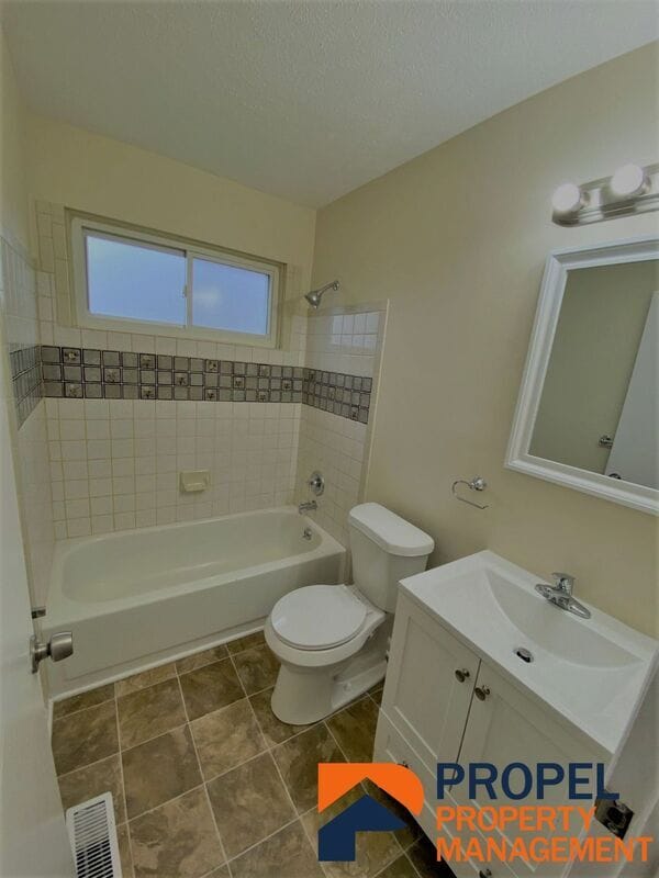 Building Photo - 1201 Red Leaf Ln