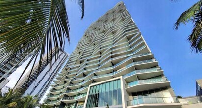 Building Photo - 460 NE 28th St