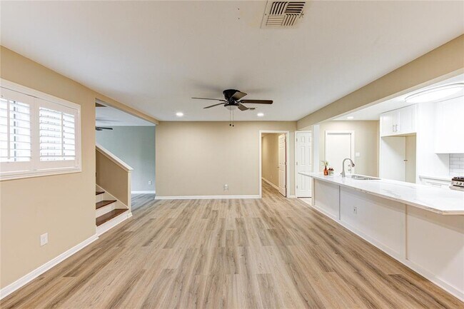 Building Photo - 25507 Glen Loch Dr
