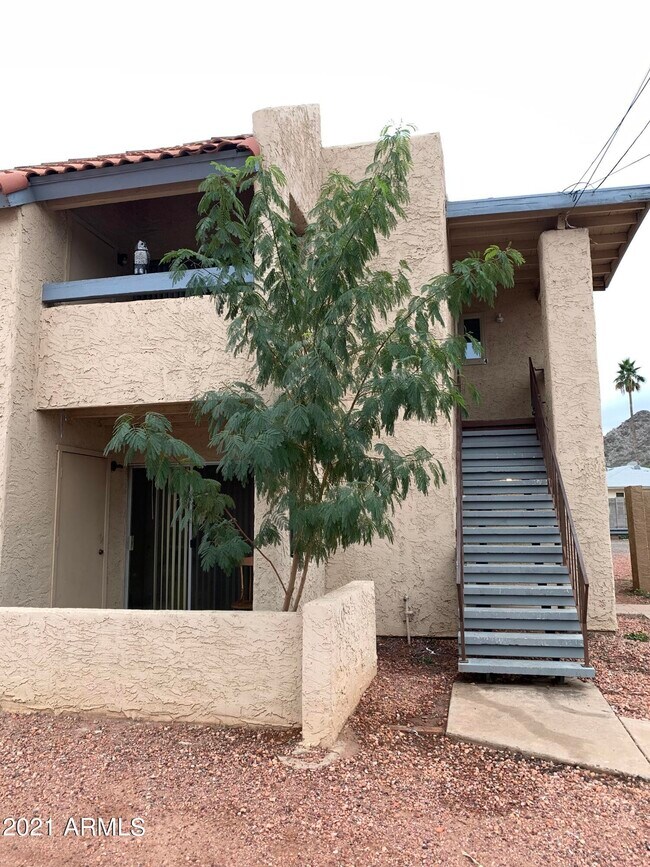 Building Photo - 2217 E Cactus Rd