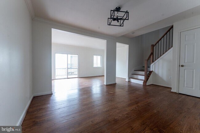 Building Photo - 7426 Rhondda Dr