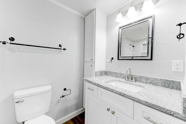 Building Photo - Available NOW!!!! Beautiful 1 story, 3 bedroom, 2 bath home.This is exactly what you have been lo...