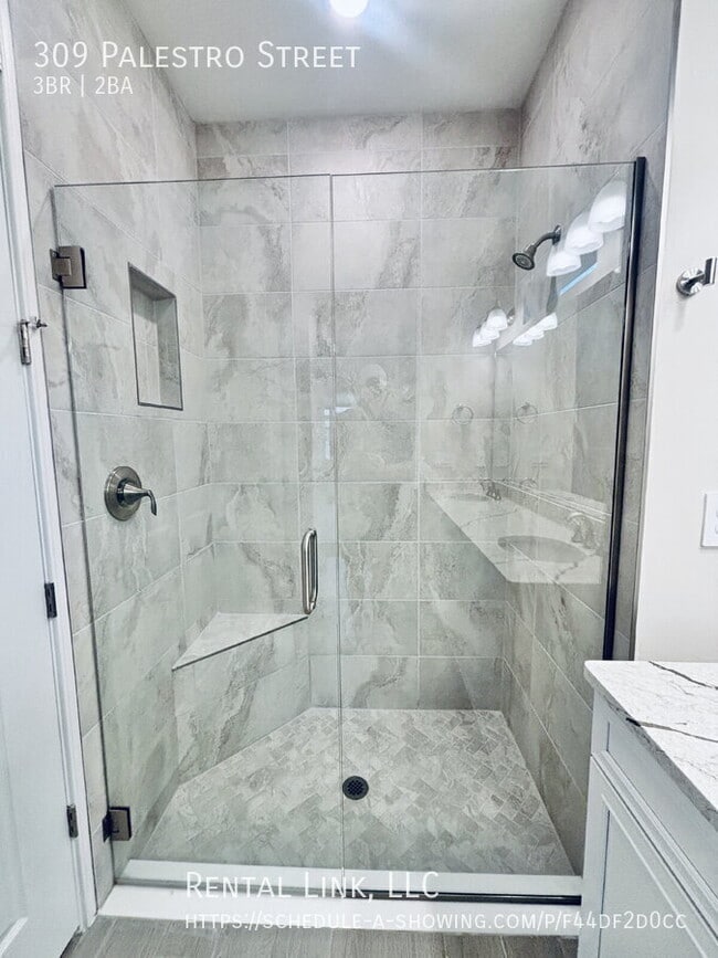 Building Photo - 309 Palestro St