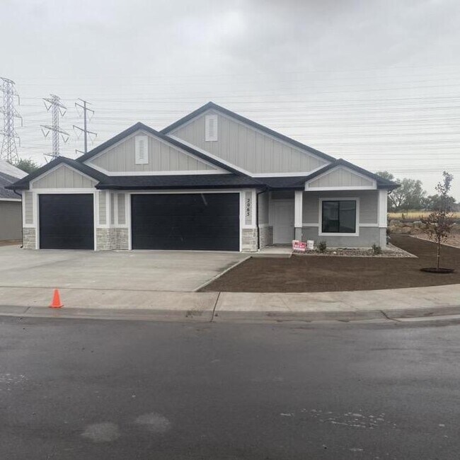 Building Photo - 2065 N 3125 W