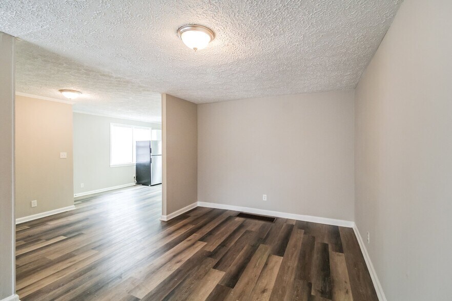 Building Photo - 1360 Forest Hill Rd