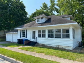 Building Photo - 208 E Front St