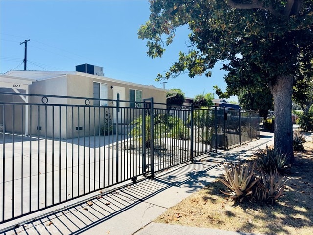 Building Photo - 8657 Ranchito Ave