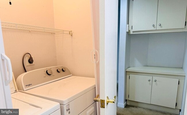 Building Photo - 835 Chanticleer