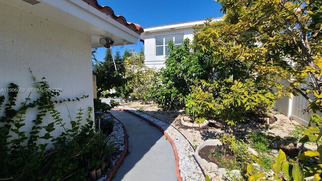 Building Photo - 3221 NE 7th St