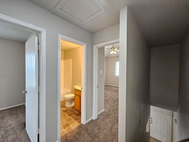 Building Photo - 4601 Hudson Dr
