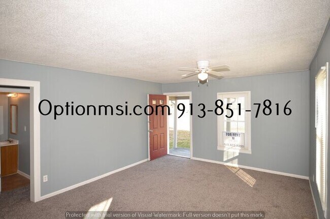 Building Photo - Available NOW
