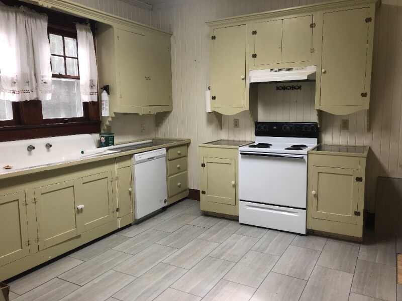 Building Photo - 7195 LA-93