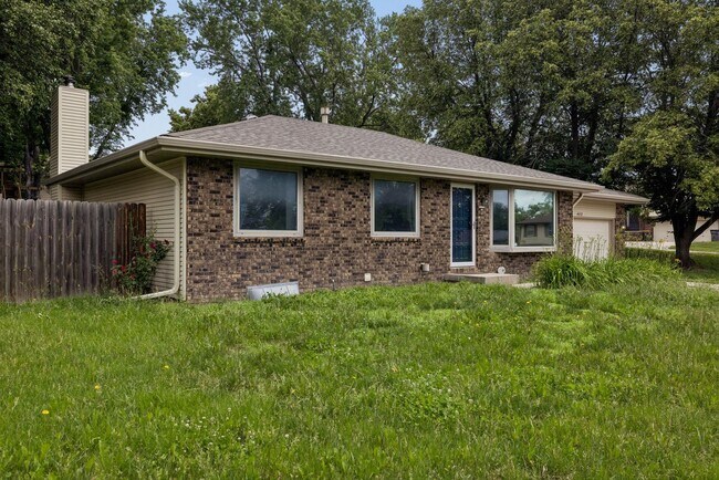 Building Photo - 1632 Dodge St
