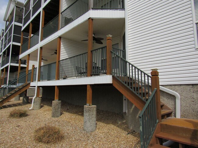 Building Photo - 549 Park Pl Dr